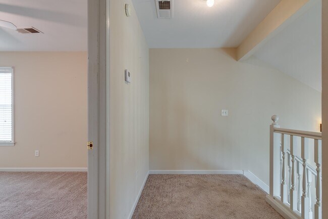 Building Photo - 331 Fountain River Dr