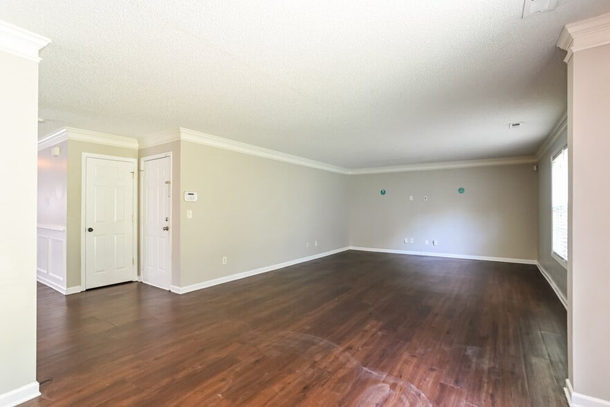 Building Photo - 2739 Highland Park Dr