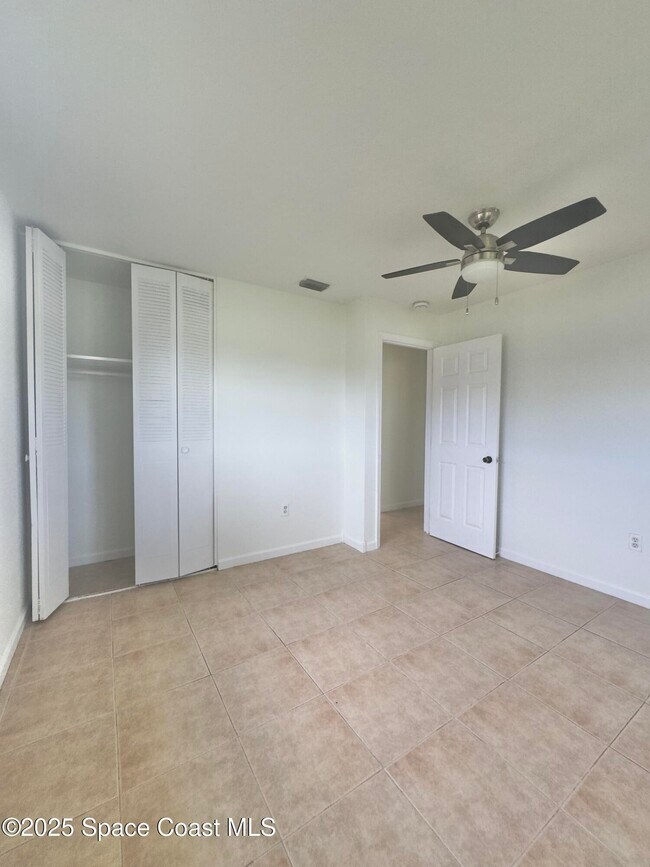 Building Photo - 2511 Sarno Rd