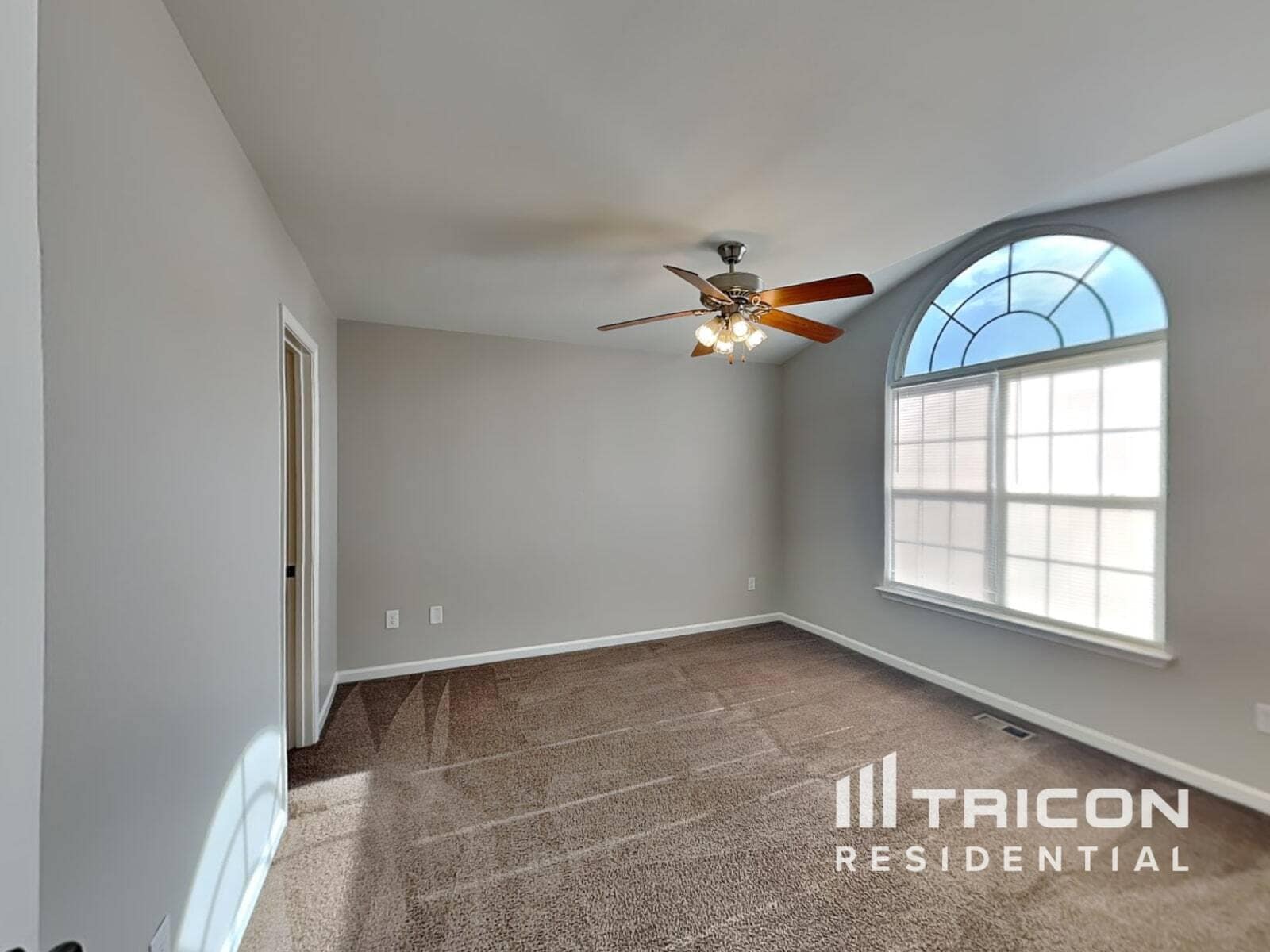 Building Photo - 118 Winding Cedar Dr