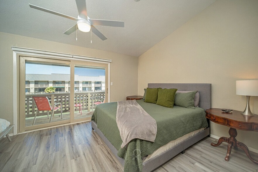 Building Photo - 1902 Bayhouse Dr