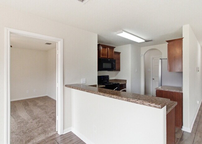 Building Photo - Charming 3-bedroom, 2-bath home located in the gated community of Southern Hills!