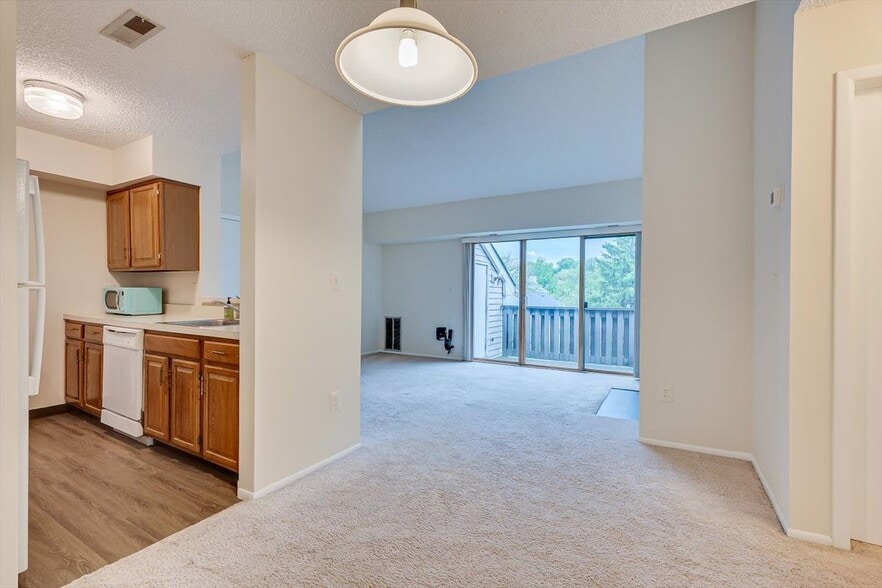 Building Photo - 2310 Aspen Dr