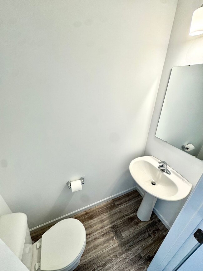 Building Photo - Newer Construction THREE BEDROOM/2.5 BATH ...