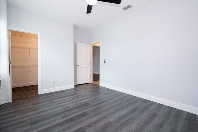 Building Photo - 6665 Bridgman St