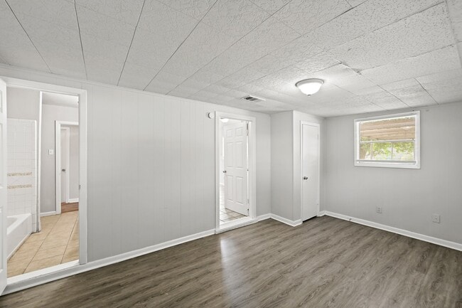 Building Photo - 1201 Orrel Dr