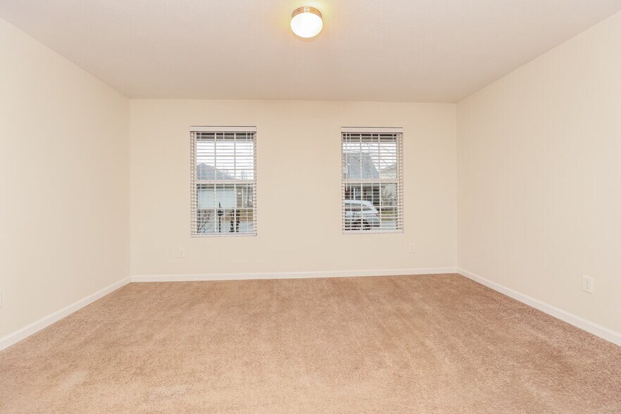 Building Photo - 2716 Miranda Dr