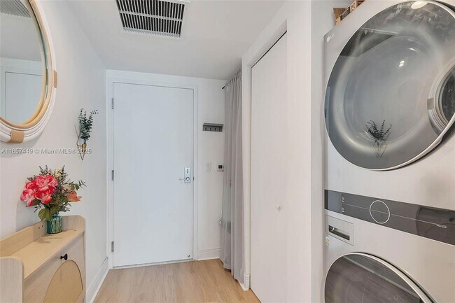 Building Photo - 185 SW 7th St