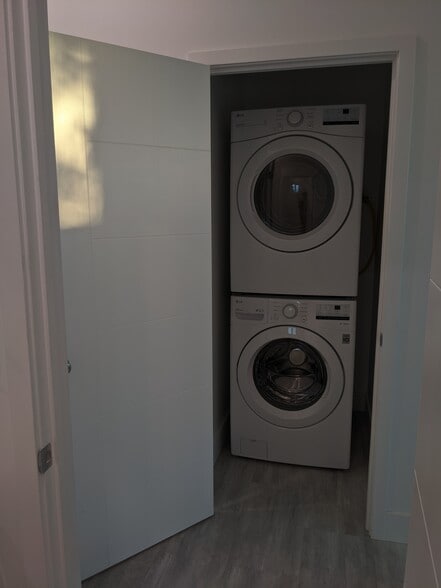 Washer and Dryer - 17049 Labrador St