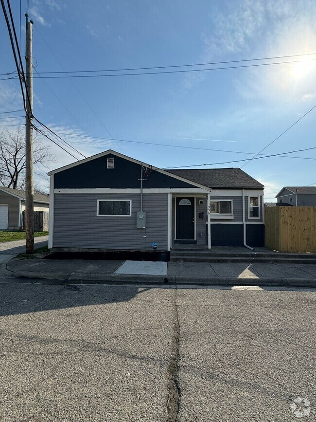 Building Photo - 278 Hosack St