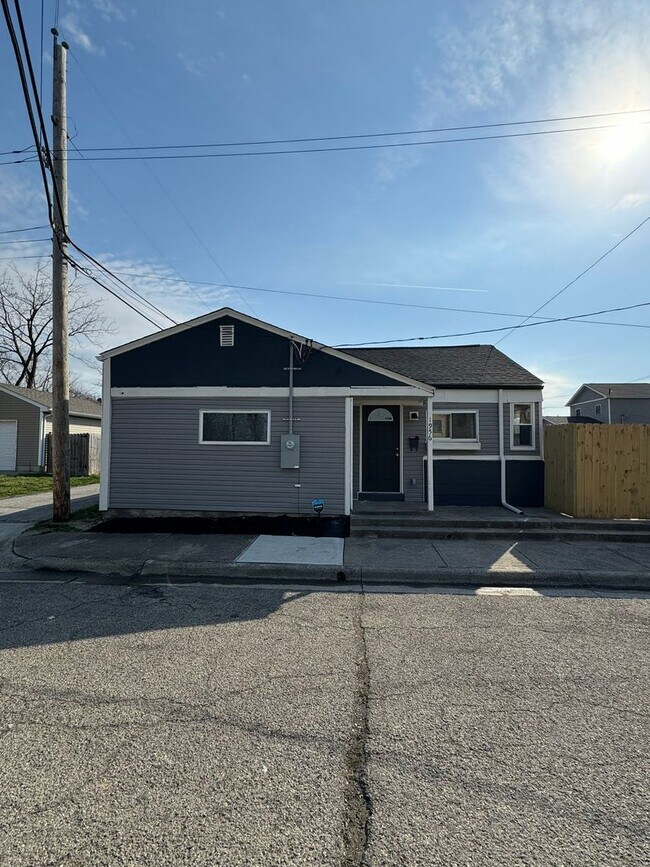 Primary Photo - 278 Hosack St