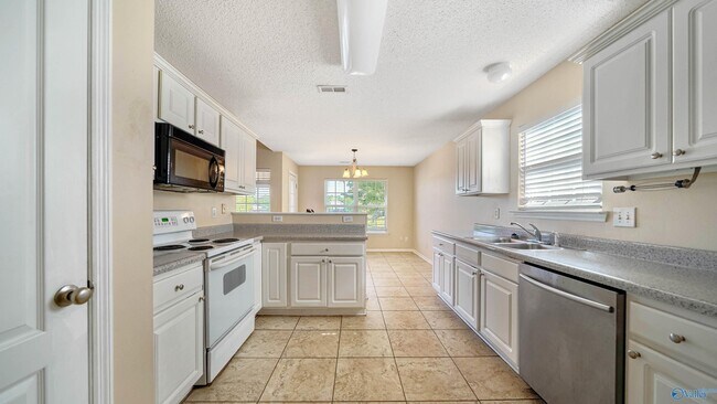 Building Photo - 113 NW Imogene Way