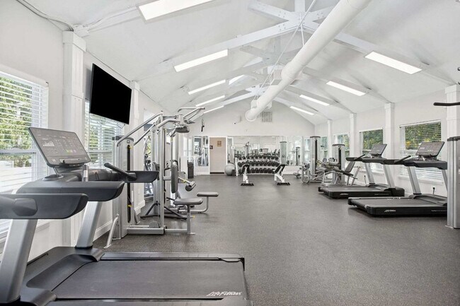 Building Photo - 800 Alexander Rd