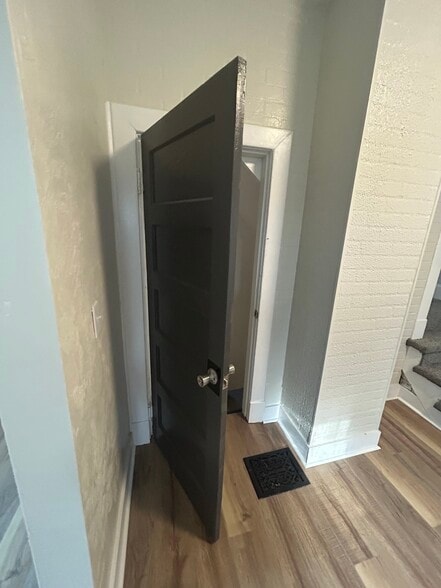 Building Photo - 1603 Manette Pl