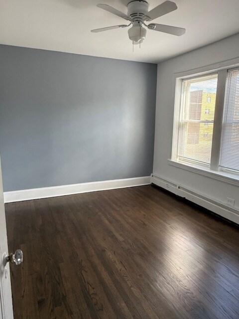 Building Photo - 7333 N Damen Ave