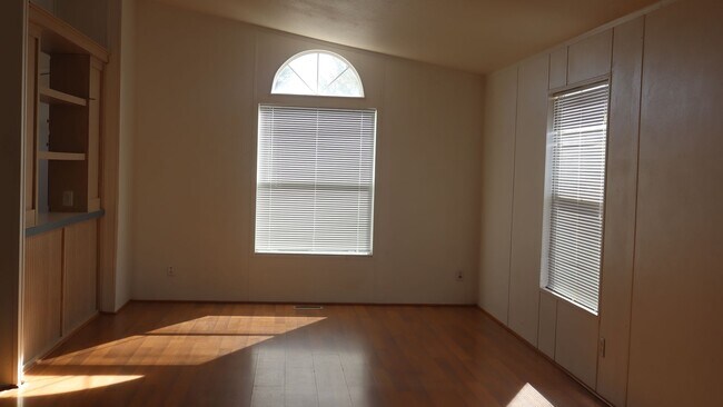 Building Photo - NICE MANUFACTURED HOME!