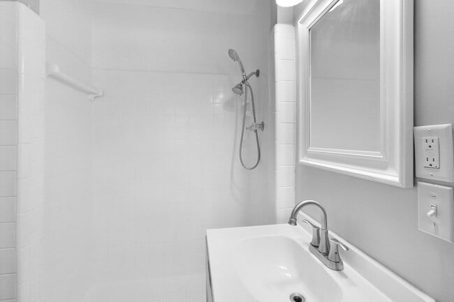 Building Photo - 3bd 2ba HOME FOR RENT!