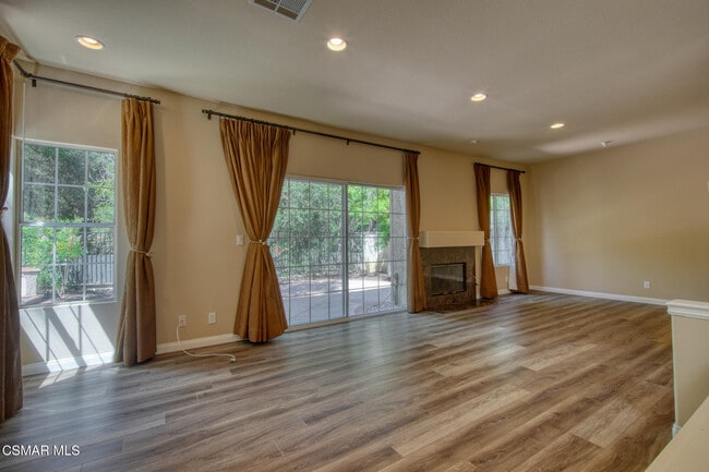 Building Photo - 1044 Cherry Creek Cir