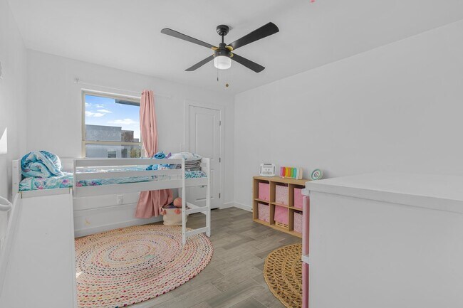 Building Photo - 3504 Jorge Sosa Dr