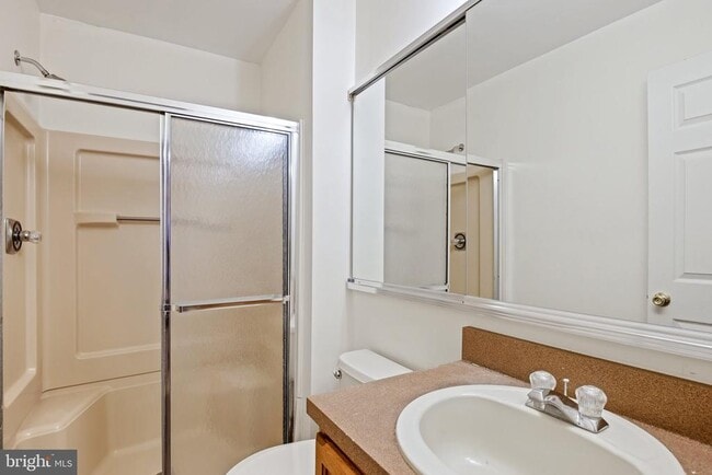 Building Photo - 842 Dewees Pl