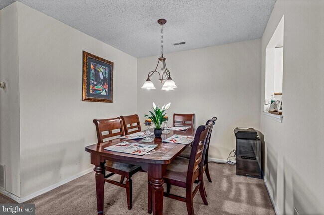 Building Photo - 656 Covington Ct