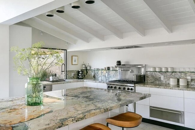 Building Photo - 1255 Rancheros Rd
