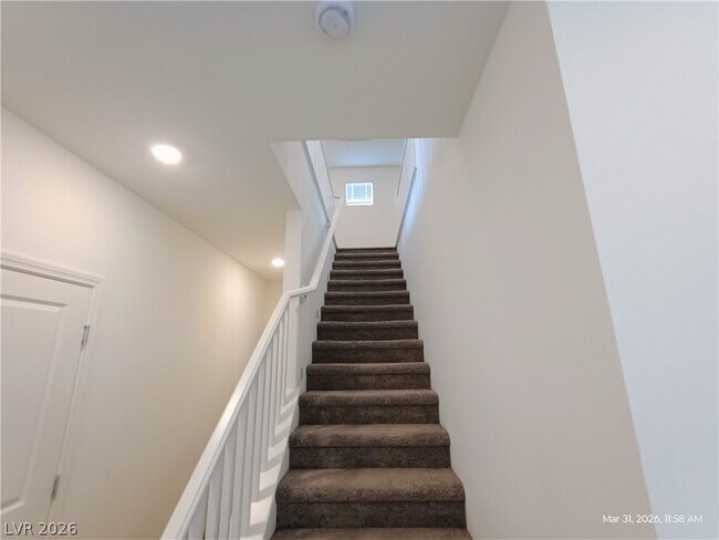 Building Photo - 9158 Surrey Wood St