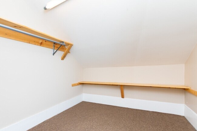 Building Photo - 27 Shannon St