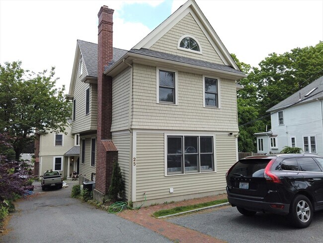 Building Photo - 25 Winthrop Rd