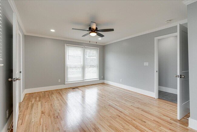 Building Photo - 3 bedroom home in Red Bank!