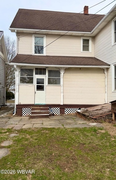 Building Photo - 212 Montour St N