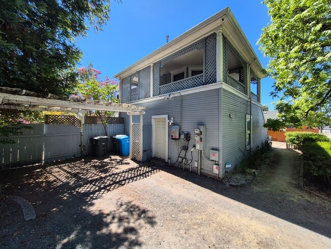 Building Photo - Spacious Duplex with EV Charger and Yard