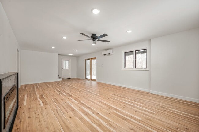 Building Photo - 3764 Glenwood Dr