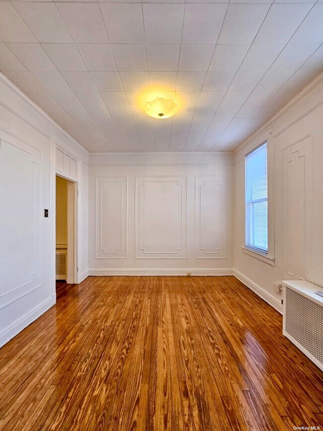 Building Photo - 21-20 41st St