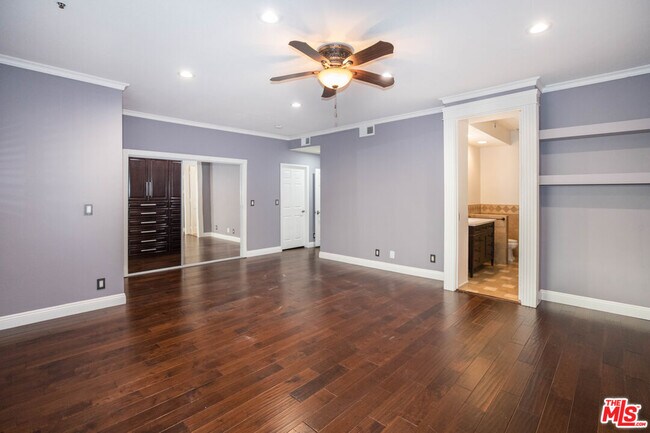 Building Photo - 4355 Ventura Canyon Ave