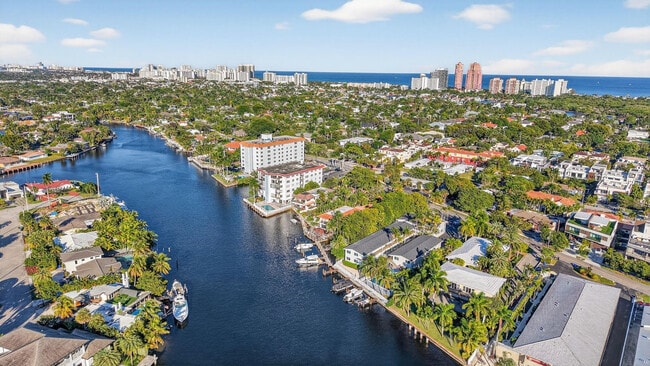 Building Photo - 1821 Middle River Dr