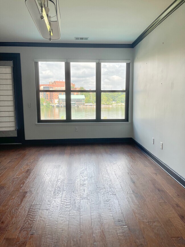 Building Photo - 445 W Blount Ave