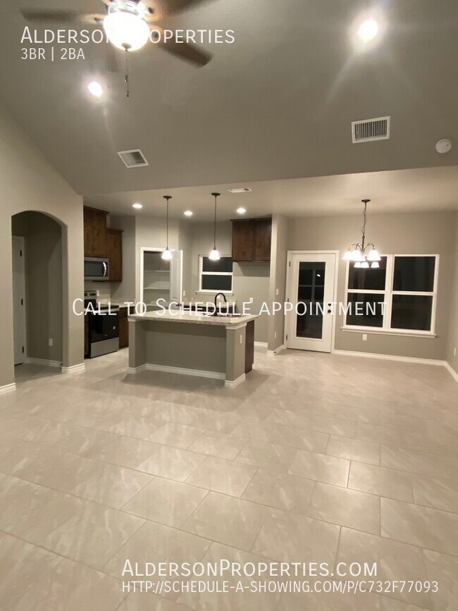 Building Photo - Beautiful Hill Country home