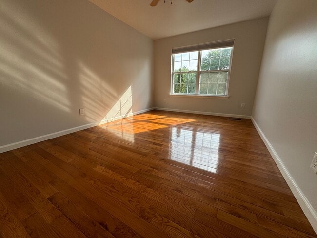 Building Photo - THREE BEDROOM  w Finished Basement- PARKLA...