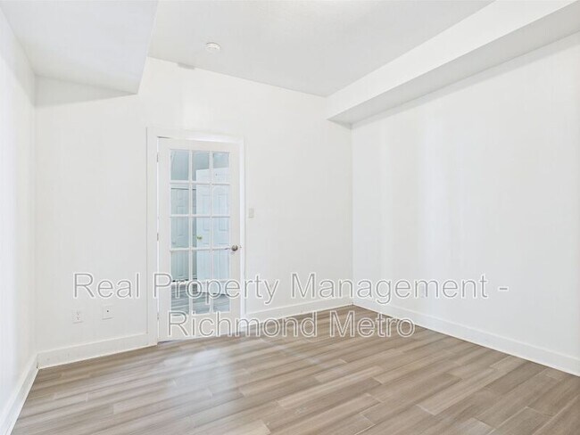 Building Photo - 1610 N 28th St