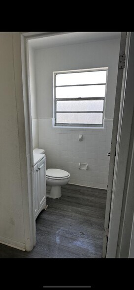 Building Photo - 1120 N Sapodilla Ave