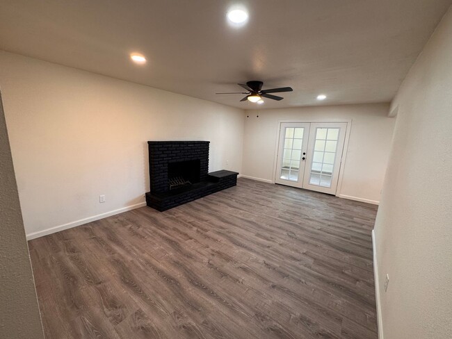 Building Photo - Newly remodeled house on a corner lot!!  M...