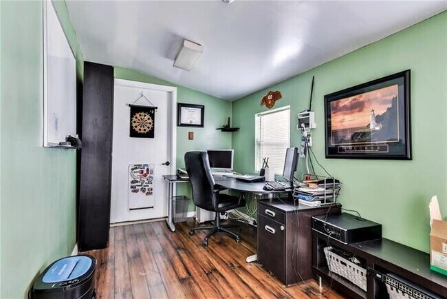 Building Photo - 8903 Shattuck Cove