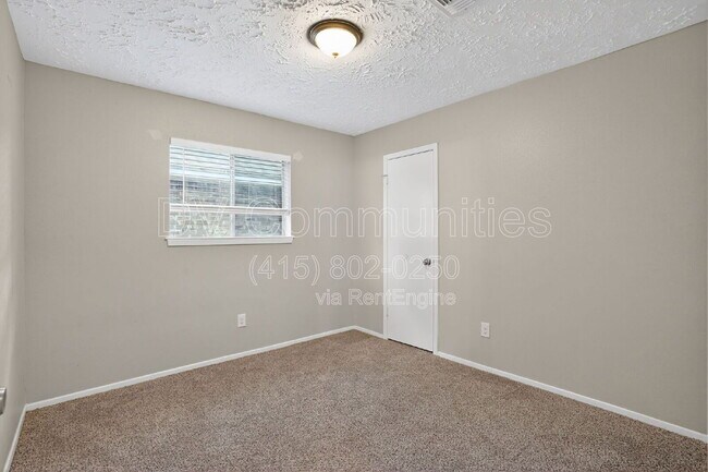 Building Photo - 20021 Cottonglade Ln