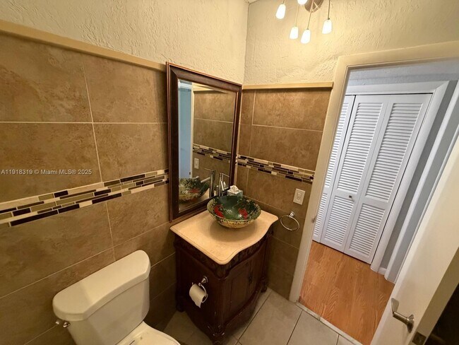 Building Photo - 630 Layne Blvd