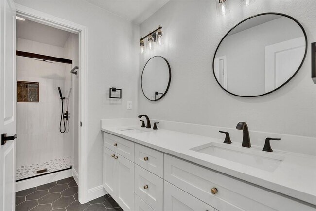 Building Photo - 157 Country Pl Ln