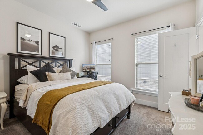 Building Photo - 12106 Brooklyn Ave