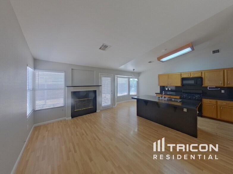 Building Photo - 6119 Bing Cherry Dr