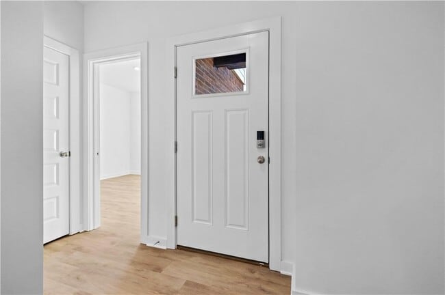 Building Photo - 4670 W Aurora St