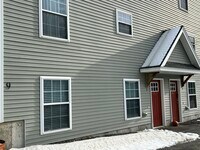 Building Photo - 9 Main St